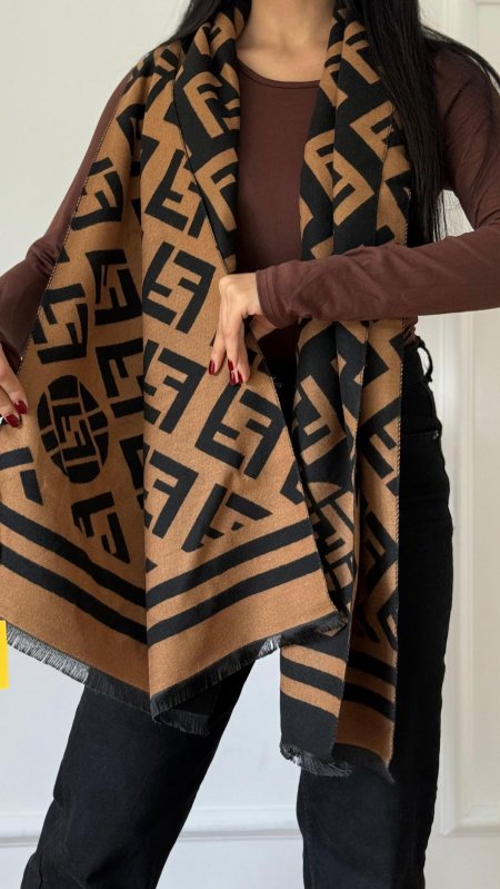 شال كتف - Fendi